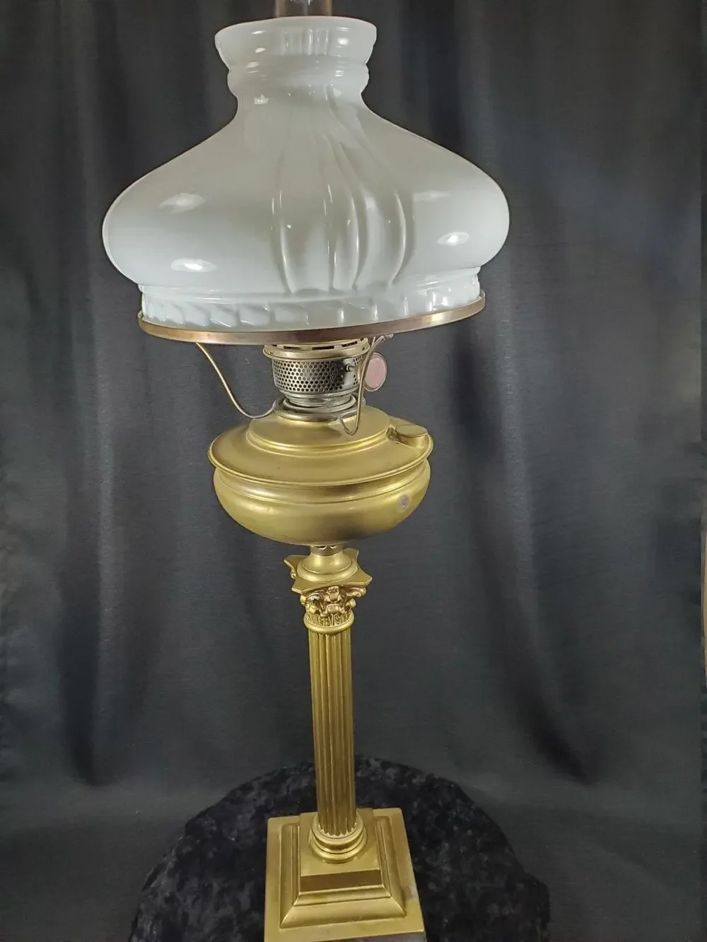 Hinks-Son/Falk Stadelmann and Co.-Famos-Veritas Brass Corinthian Column Oil Lamp
